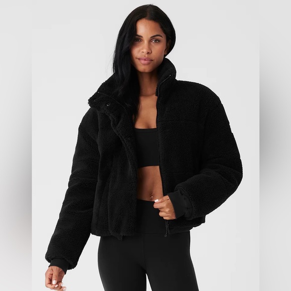 NWT Sherpa Snow Angel Puffer alo yoga size medium - Picture 1 of 5